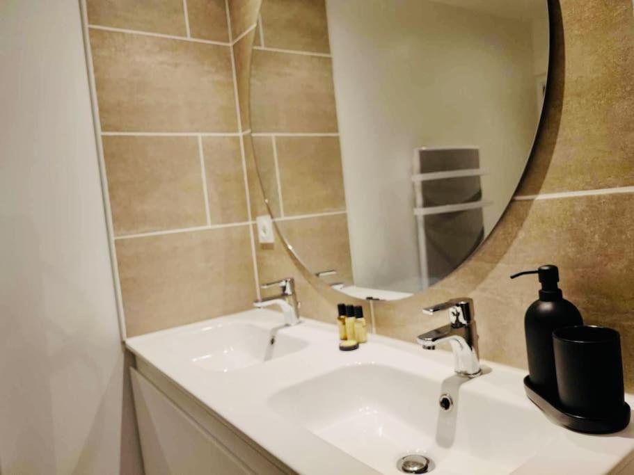 Le Rendez Vous - Parking Gratuit Apartment Carcassone Exterior photo